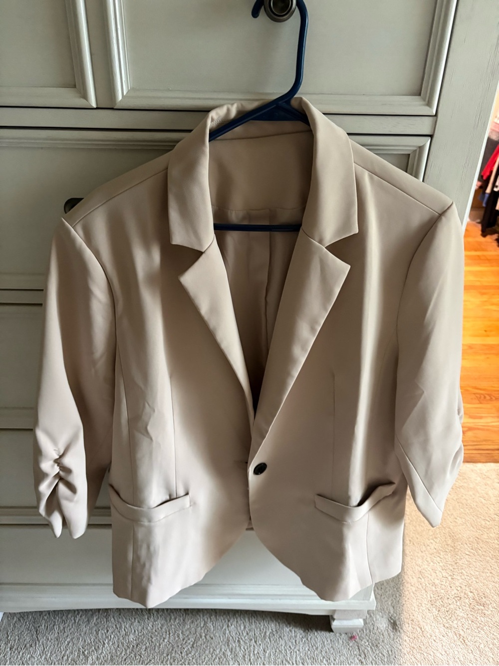Women's Cream Single-Button Tailored Blazer